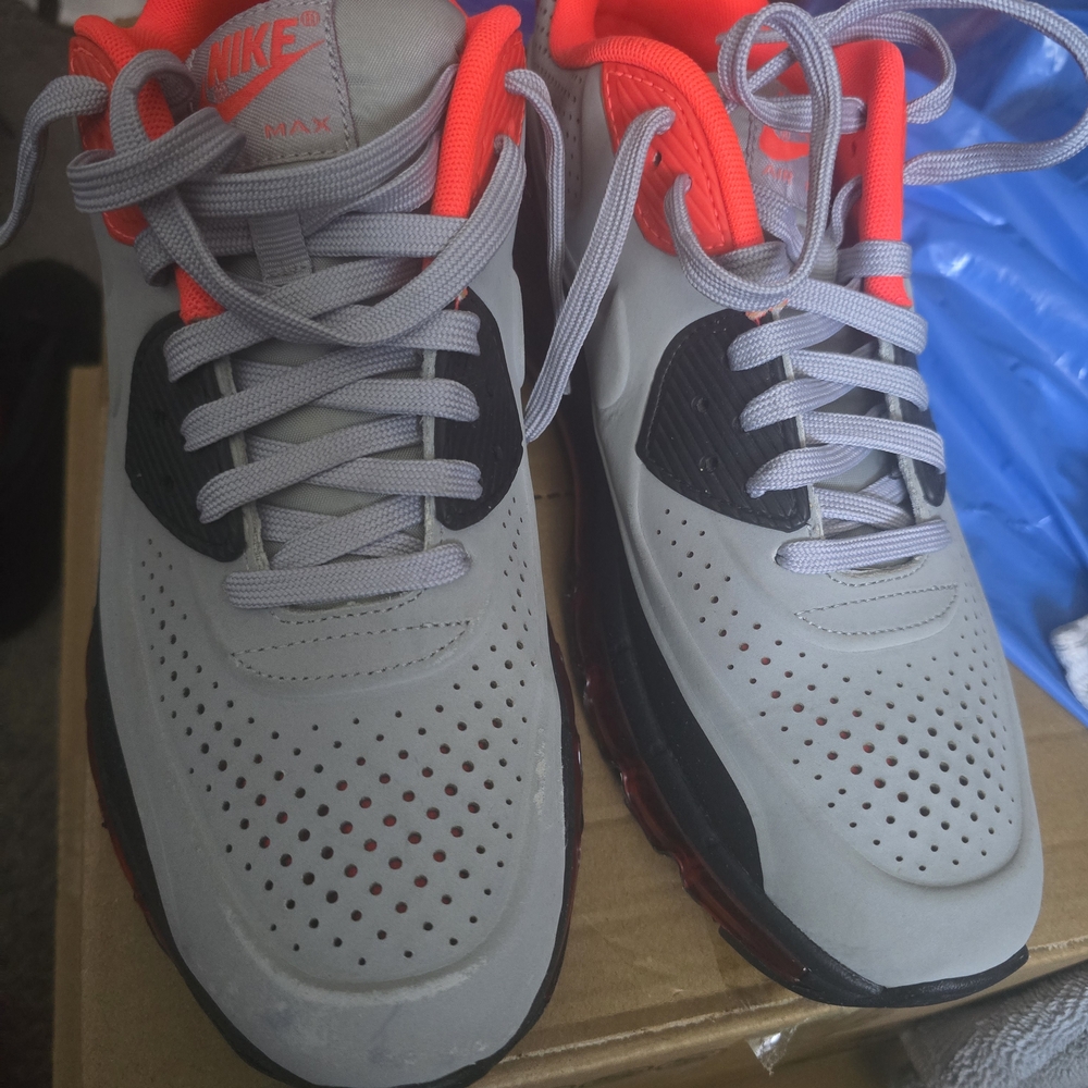 Nike Air Max Men's Gray and Red Sneakers